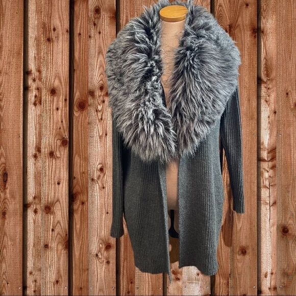 Michael Kors Grey Faux Fur Ribbed Sweater Cardigan Size Medium - Picture 1 of 12